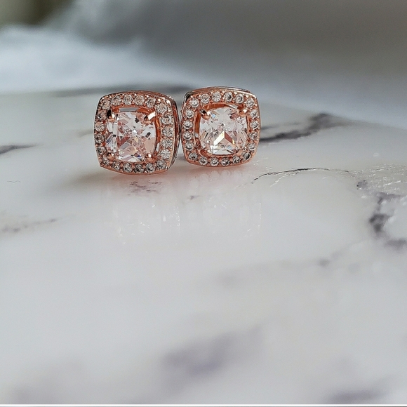 New Fashion Rose Gold Stud Earrings - Picture 2 of 7